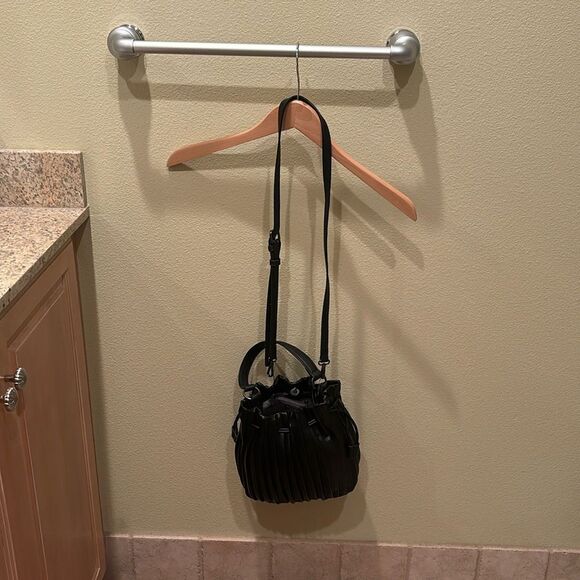 NWT Simply Simply Vera Wang buttery soft vegan leather crossbody bucket bag - Picture 1 of 15